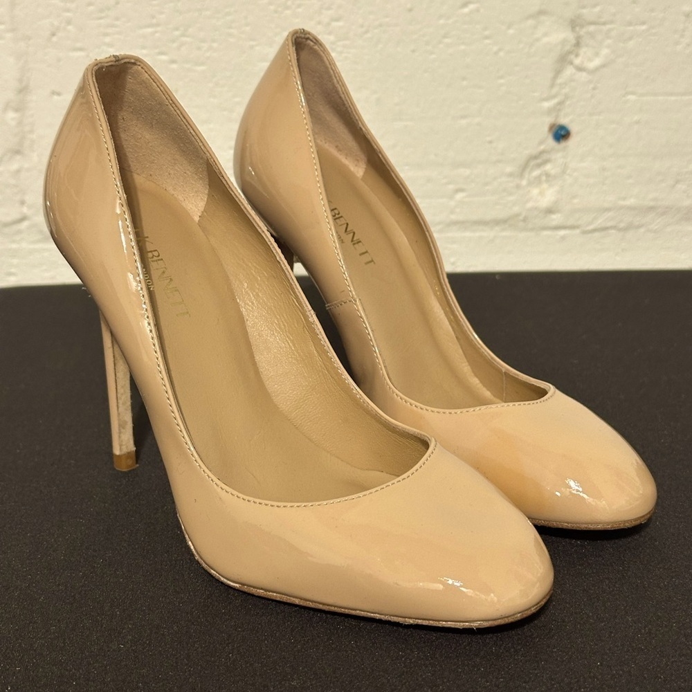 LK Bennett Nude Patent Leather Pumps Size 35‎